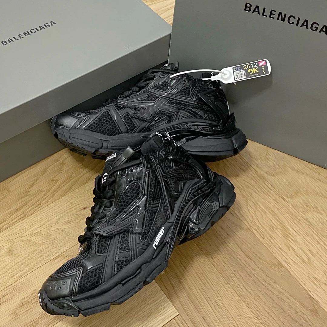 Кроссовки Balenciaga Runner Dad Shoes - черные