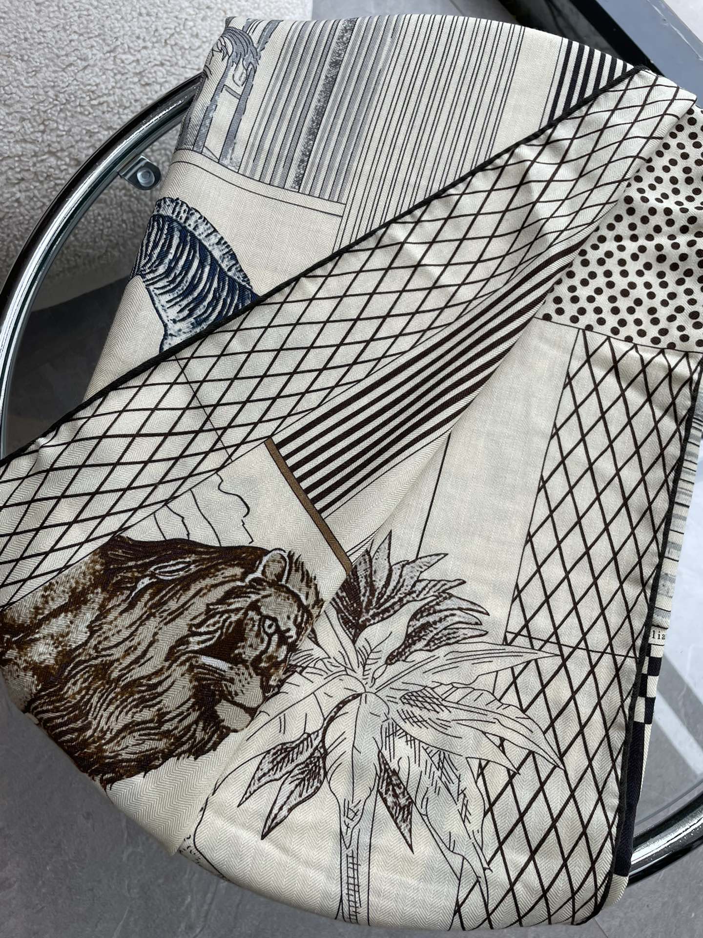 Шелковый шарф Hermes Grand Theatre 140 из кашемира