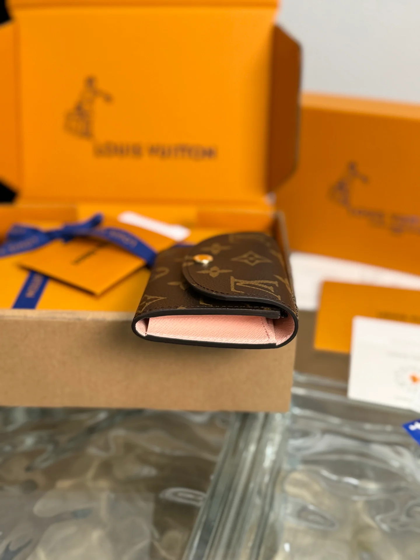 LV-m62361 - Кошелек для монет в форме конверта - Розовый с золотой пряжкой