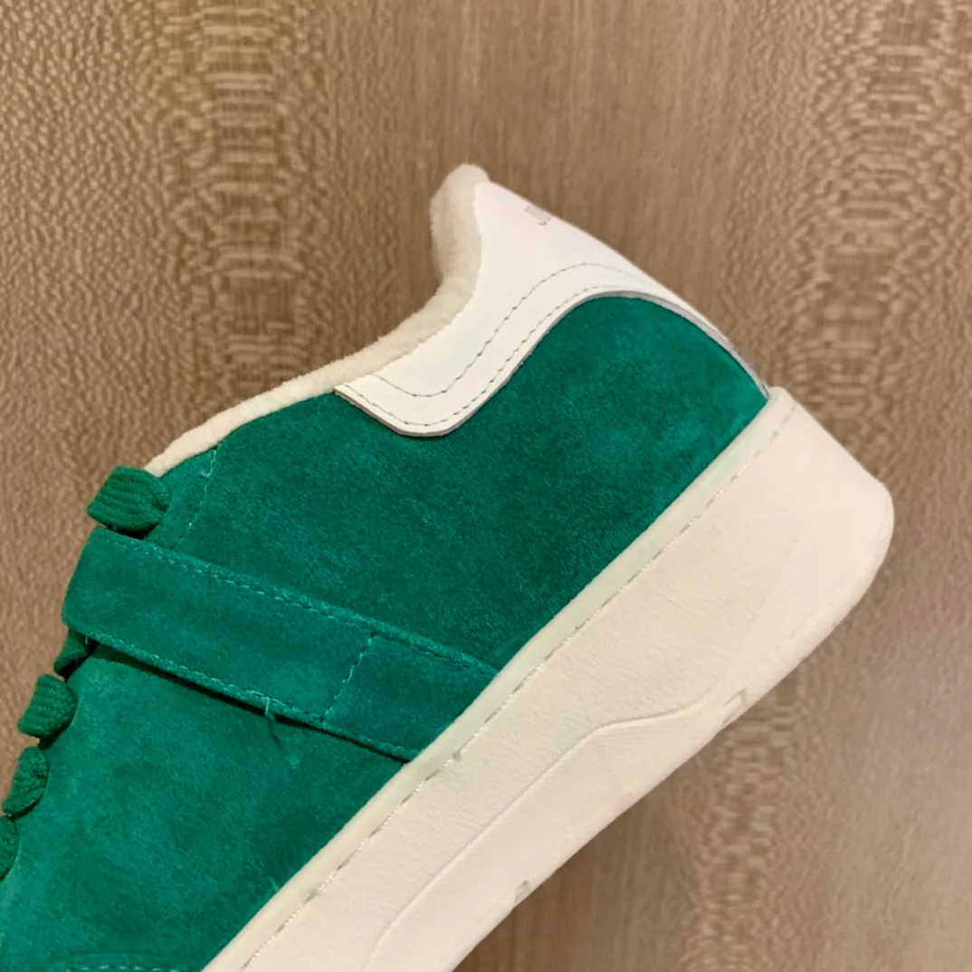 Белые кроссовки Jimmy с пряжкой и стразами - спортивный костюм