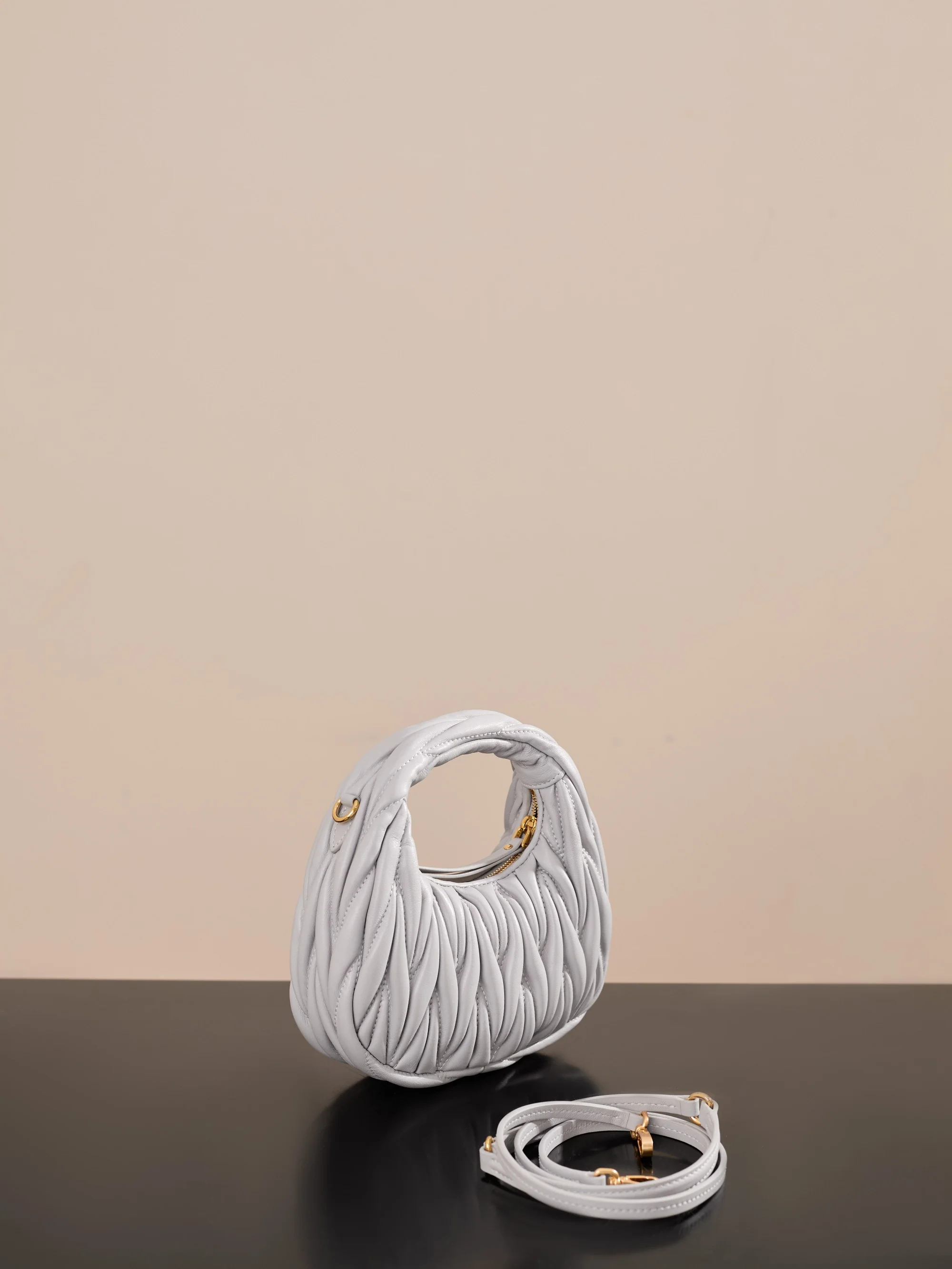 Miu Miu-5bm850-??????-??????-Мини-сумочка из овечьей кожи, серебристо-серый