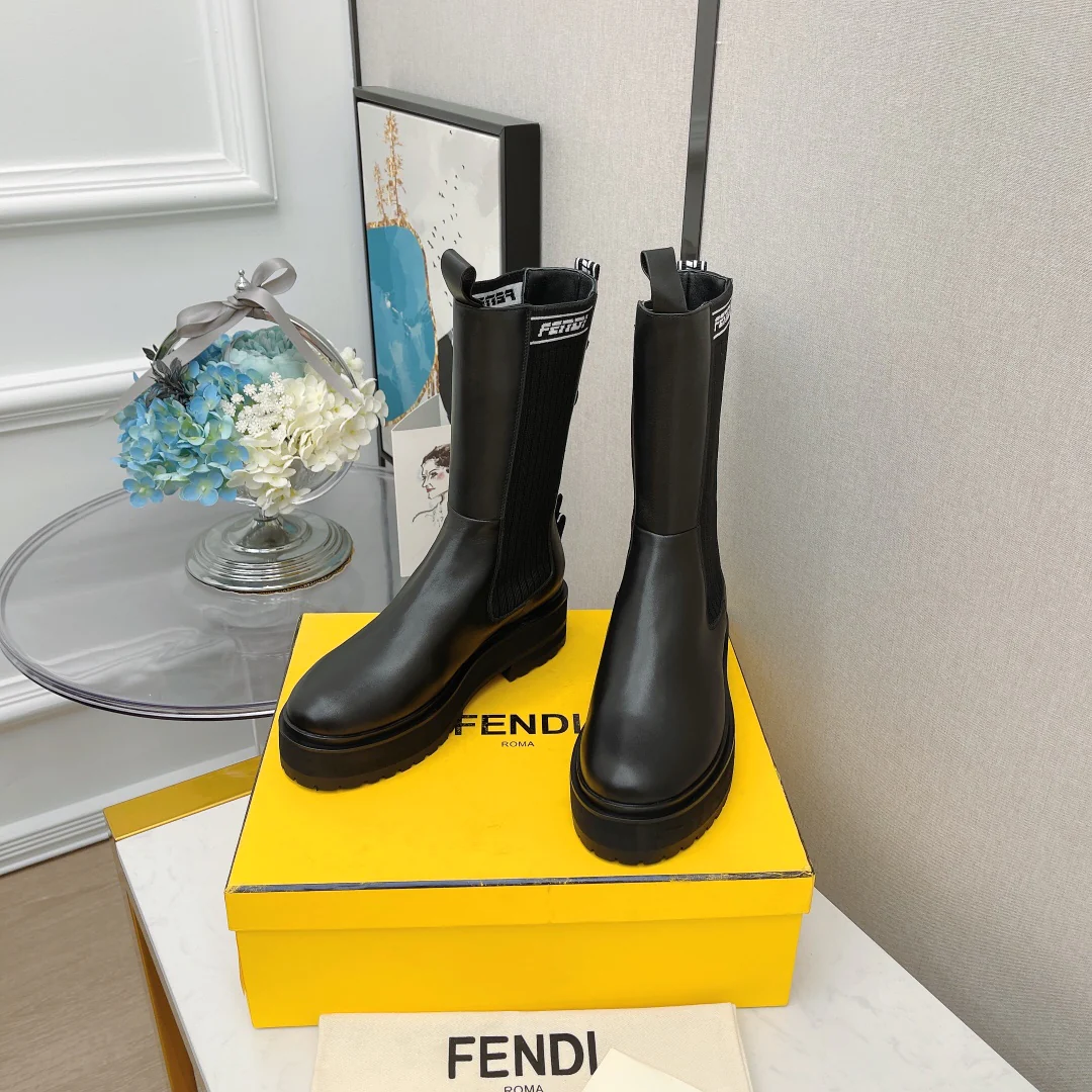 Fendi - Ботинки до середины икры - На платформе - Ботинки-носки