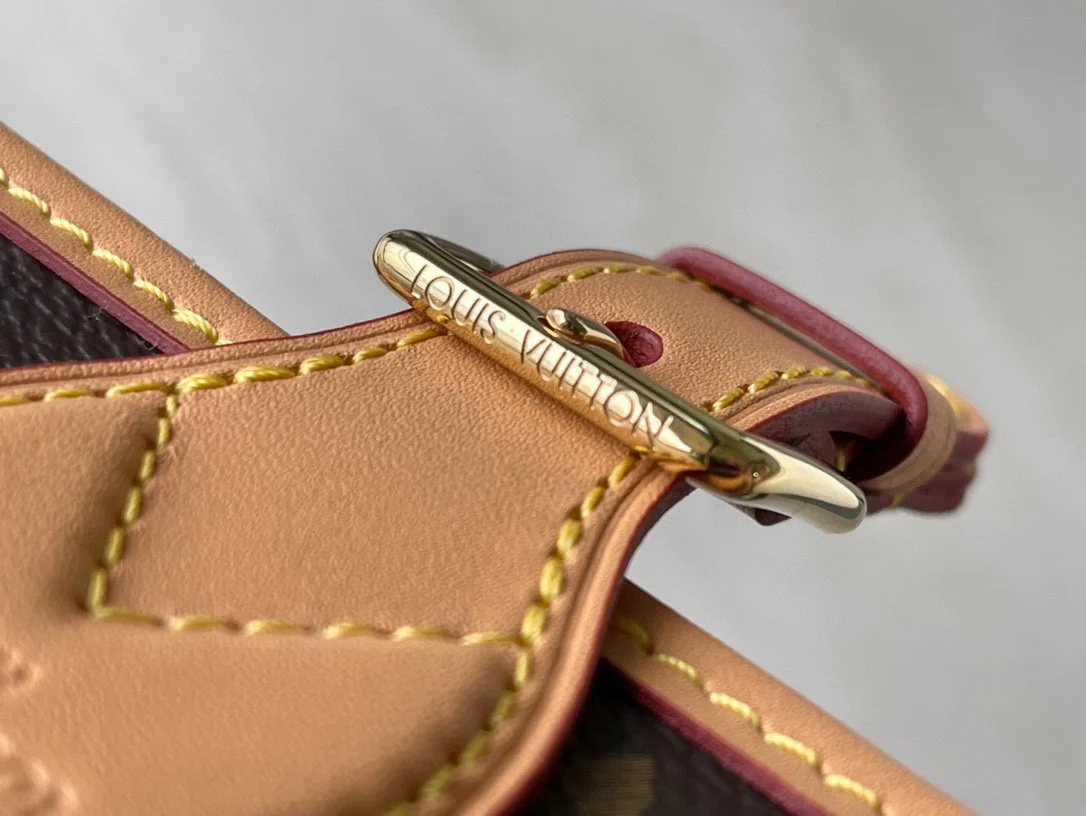 m45985-LV-diane Saddle Bag-Classic Monogram Canvas