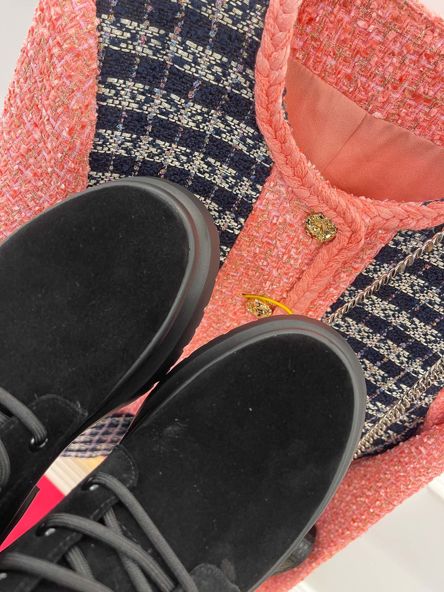 Новинка сезона осень/зима 2022 от Valentino - Ботинки Dr. Martens - 1