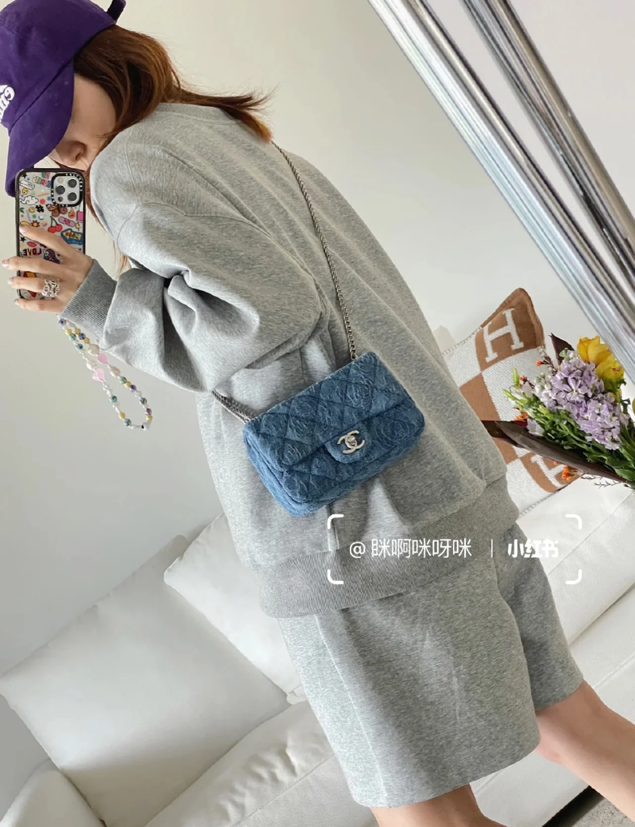 Коллекция Chanel Весна/Лето 2023 - Пряжка в виде сердца с камелией из денима - Квадратная - Светло-голубая серебристая пряжка - 19 см