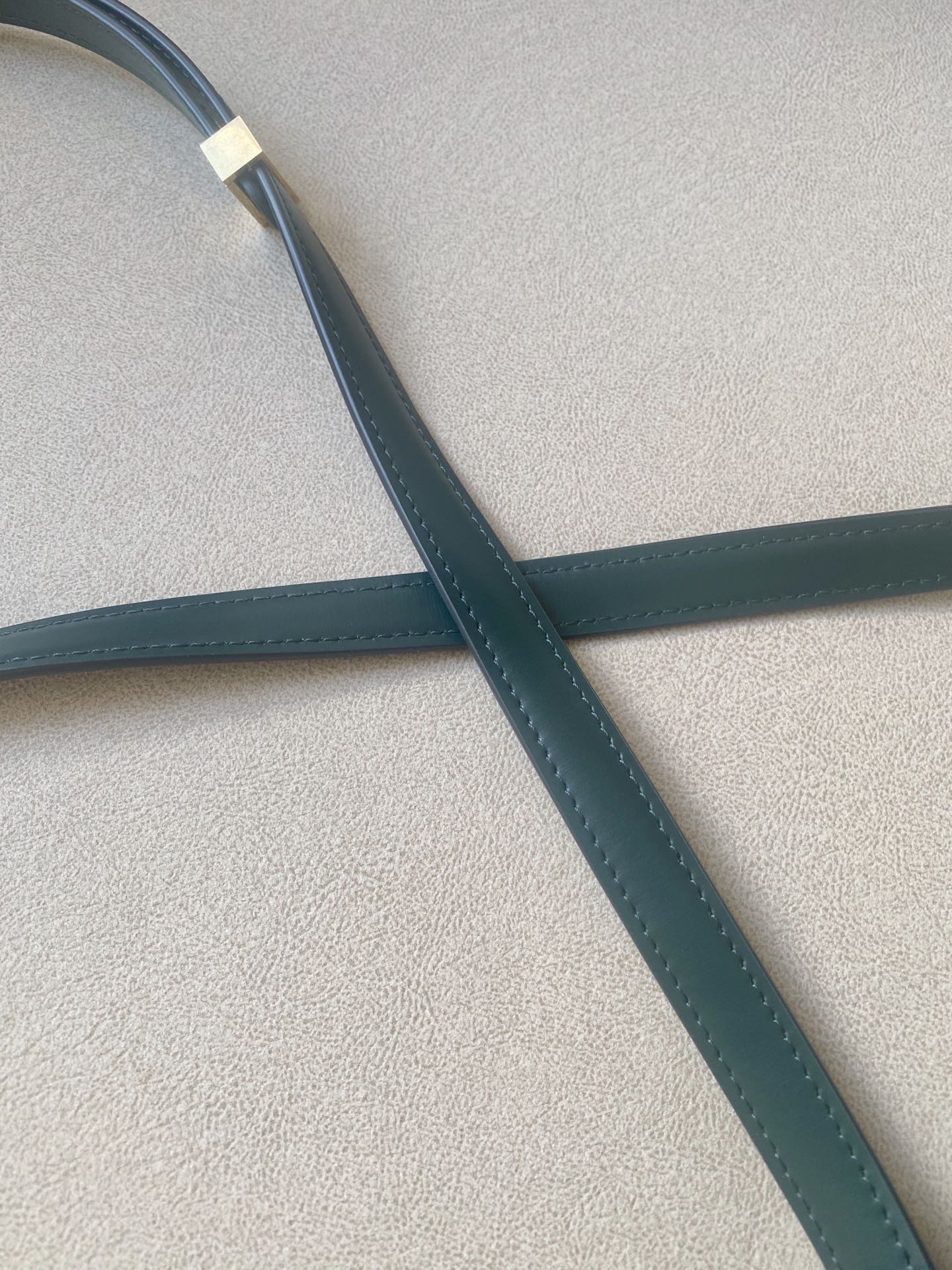 Сумка Celine Box-Tteen из полированной телячьей кожи — темно-зеленая — 1 шт.