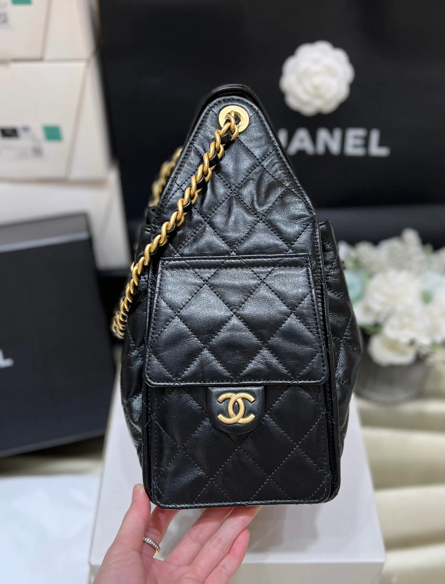 Сумка-ведро Chanel 25c 25bag из телячьей кожи с завязками, маленькая – черно-золотая