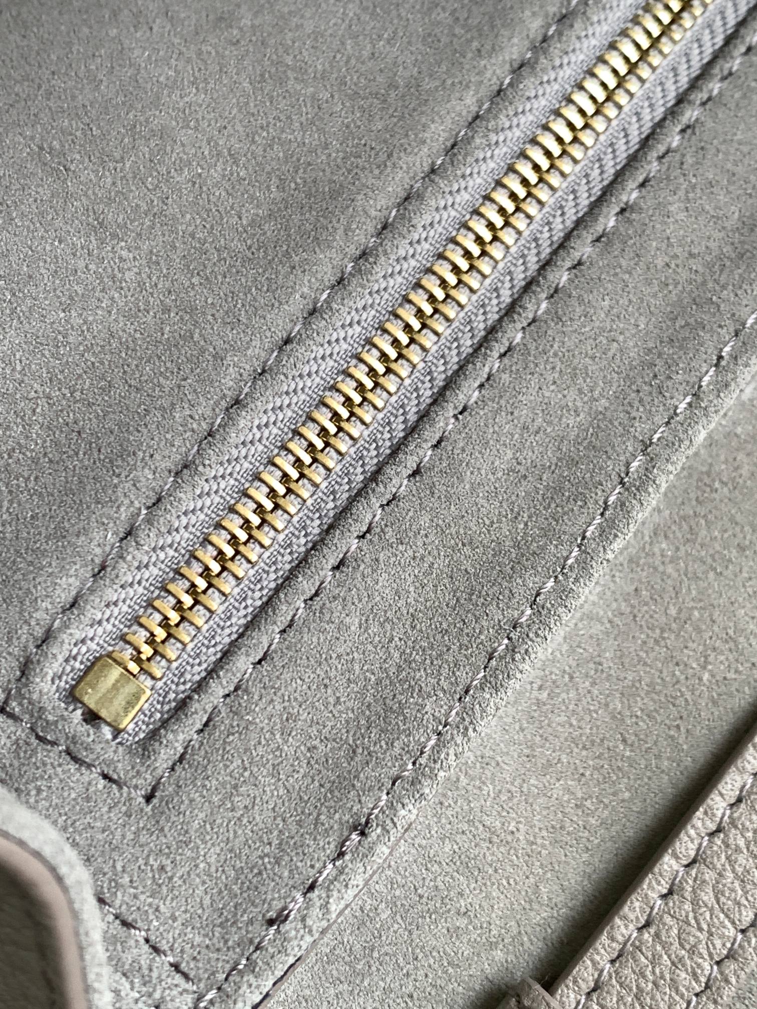 Новинка весны 2023 года от Celine - Миниатюрная сумка из мягкой зернистой телячьей кожи (16%) - Серая