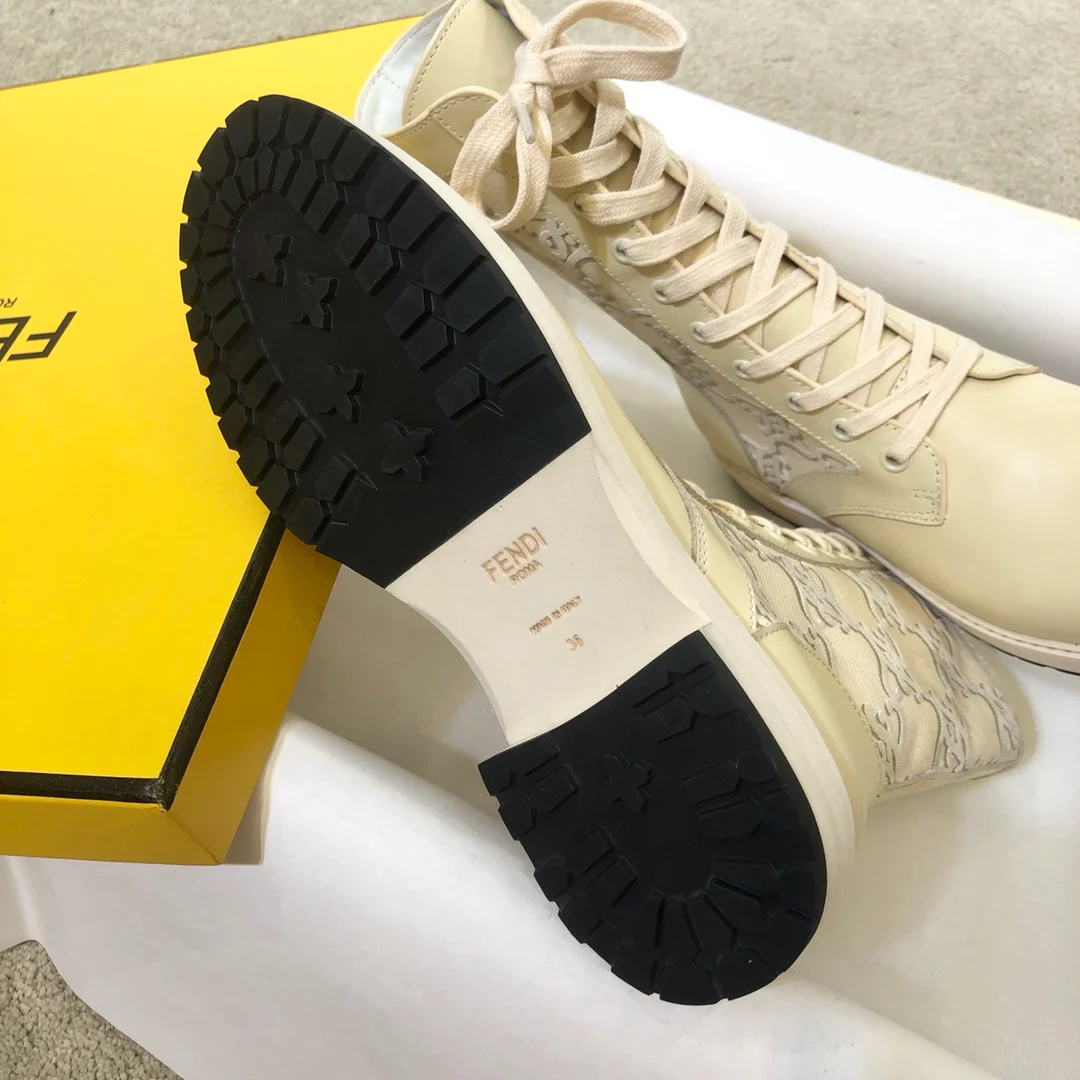 Fendi - Ботинки-панамки анатомической формы - Высокие сапоги - Белый абрикосовый