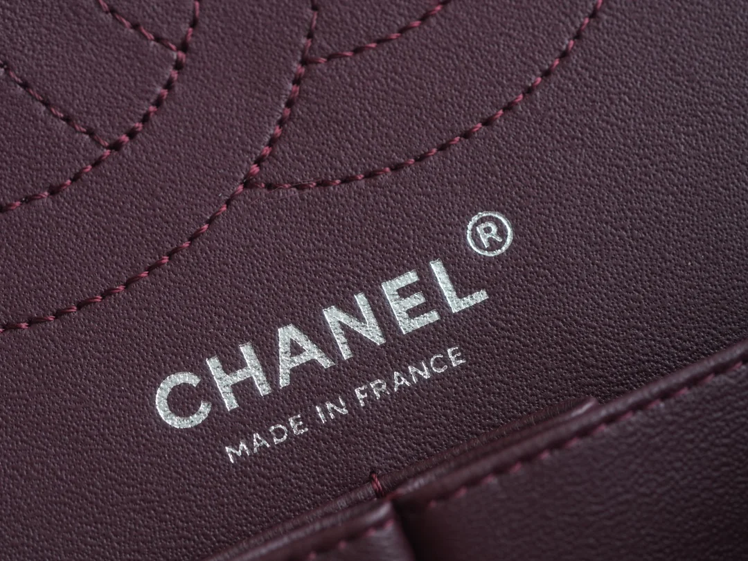 Chanel 2-55 - Черная застежка с V-образным узором - Кожа теленка, длина 28 см