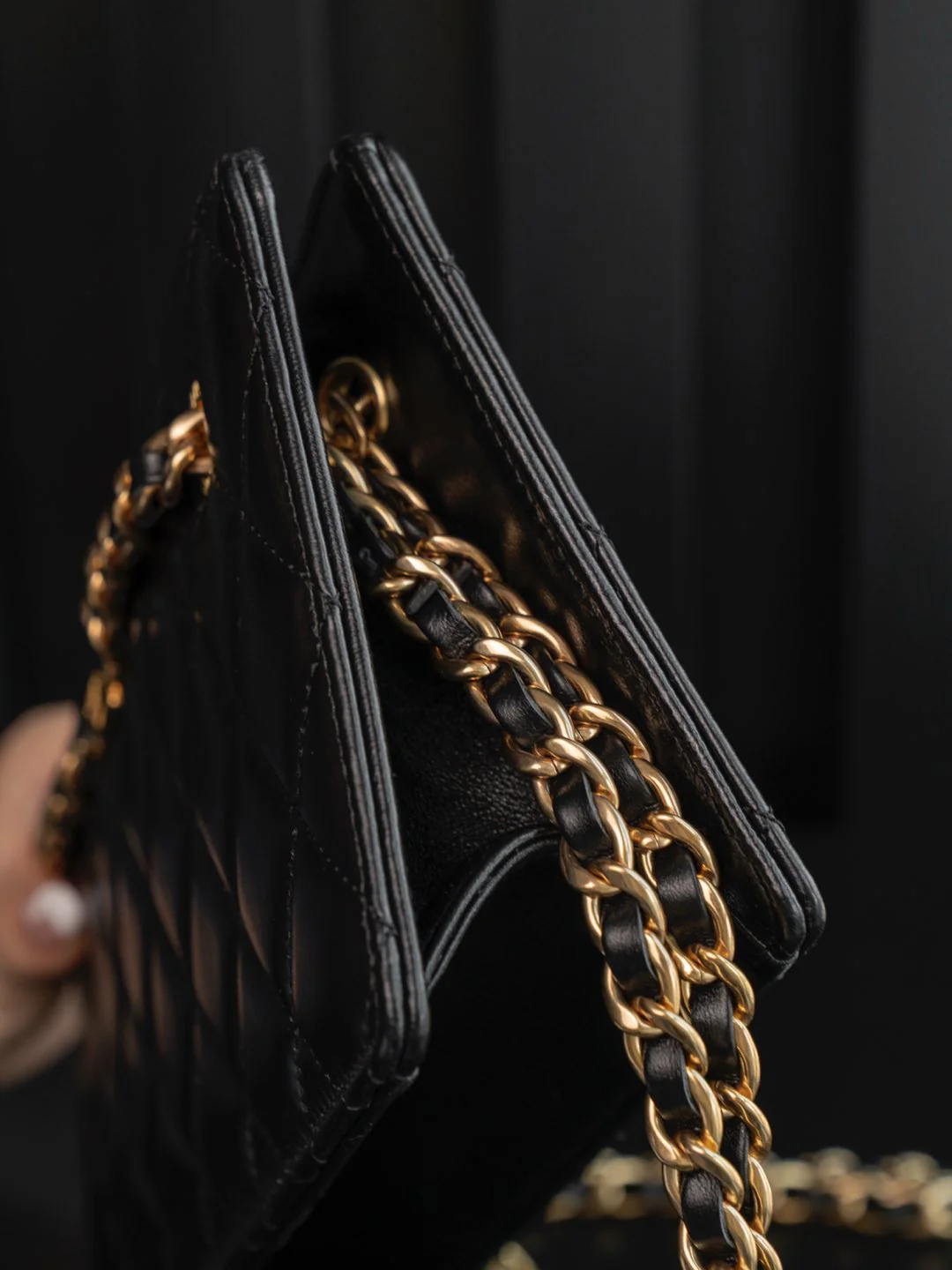 Сумка для ужина в стиле ретро с подиумом, 24 карата - черная.