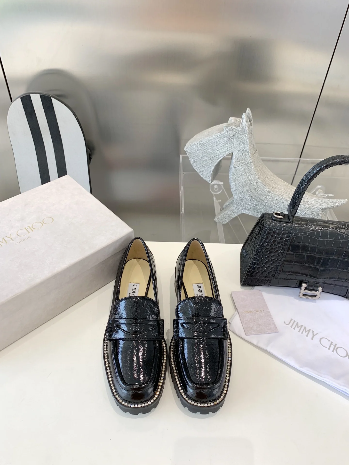 Jimmy - Новинка сезона весна/лето 2023 - Лоферы со стразами