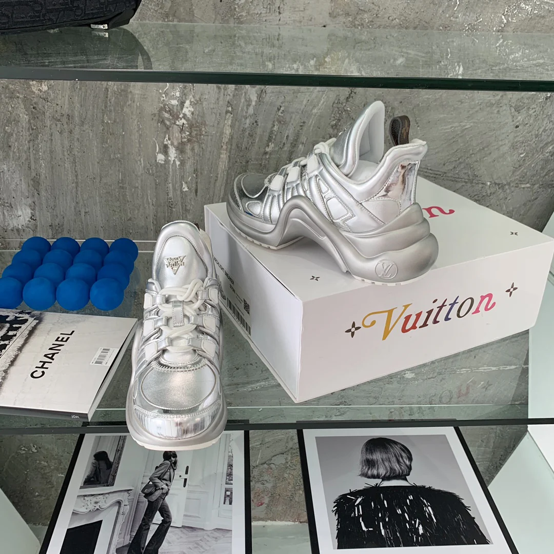 Обувь LV - Массивные кроссовки LV - 15