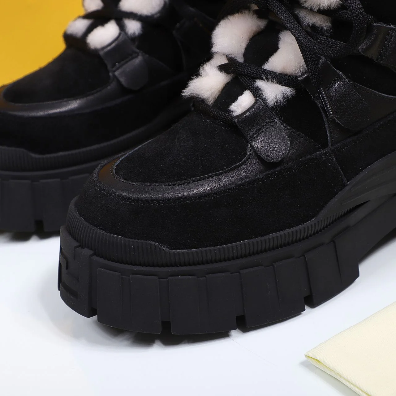 Fendi - Меховые сапоги - Черные