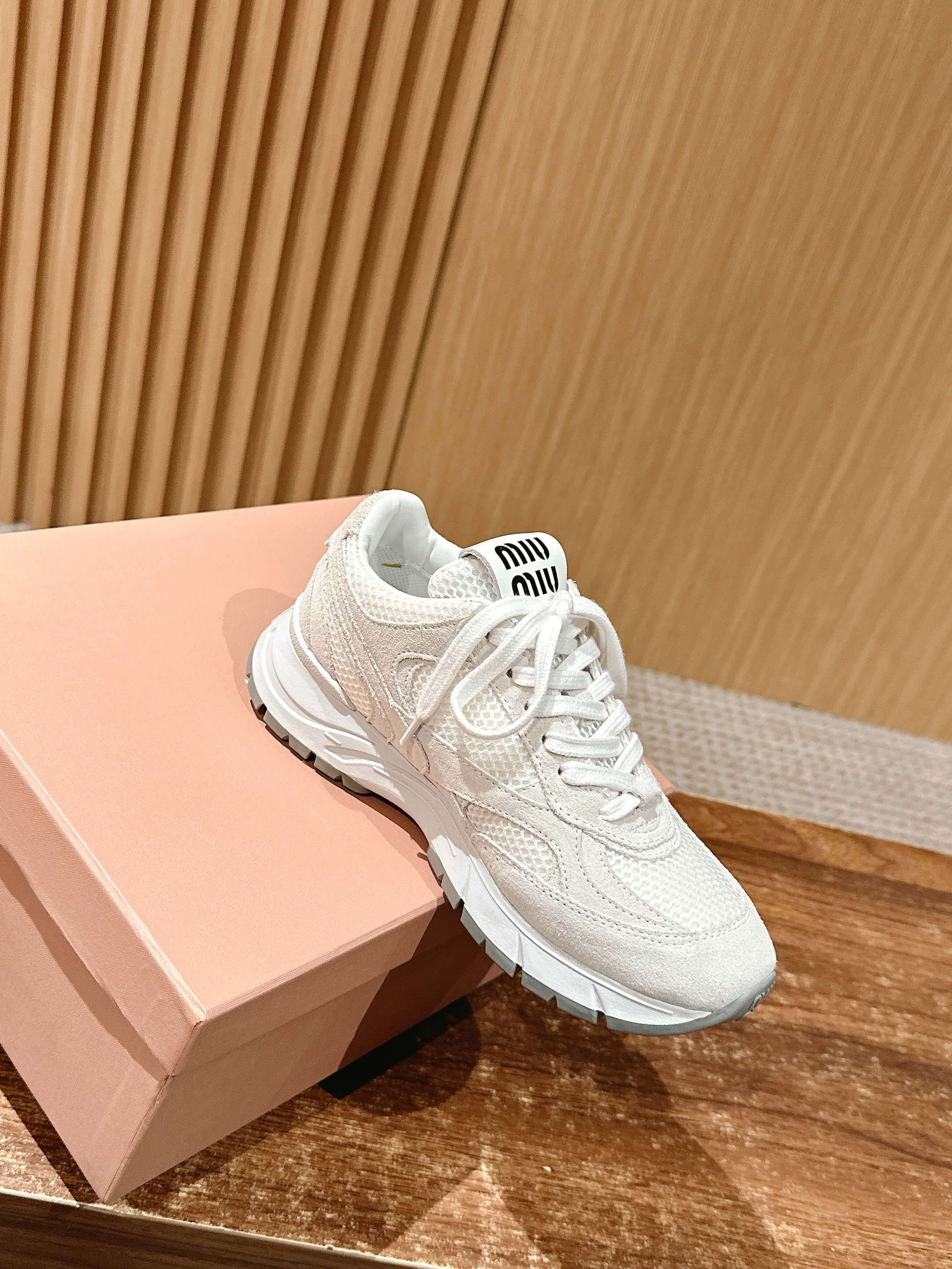 Miu Miu - Массивные туфли - Белые