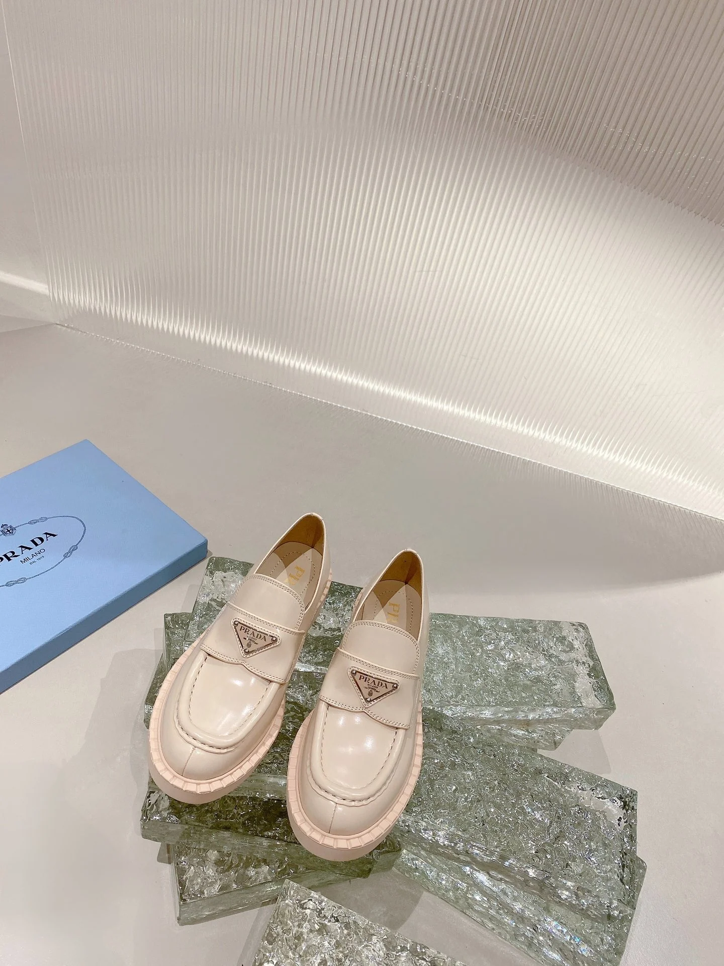 Prada - Новейшая обновленная коллекция - Лоферы - 2