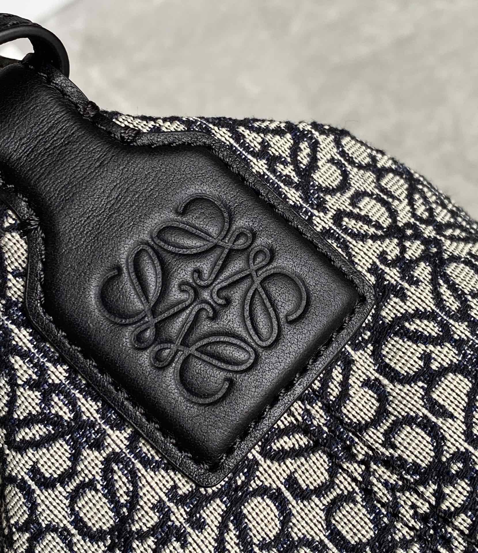 Сумка Loewe Cubi - жаккардовая телячья кожа - маленькая - черная - 1