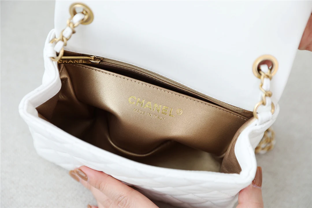 Chanel - Золотая квадратная сумка с клапаном в форме глобуса - 17 см