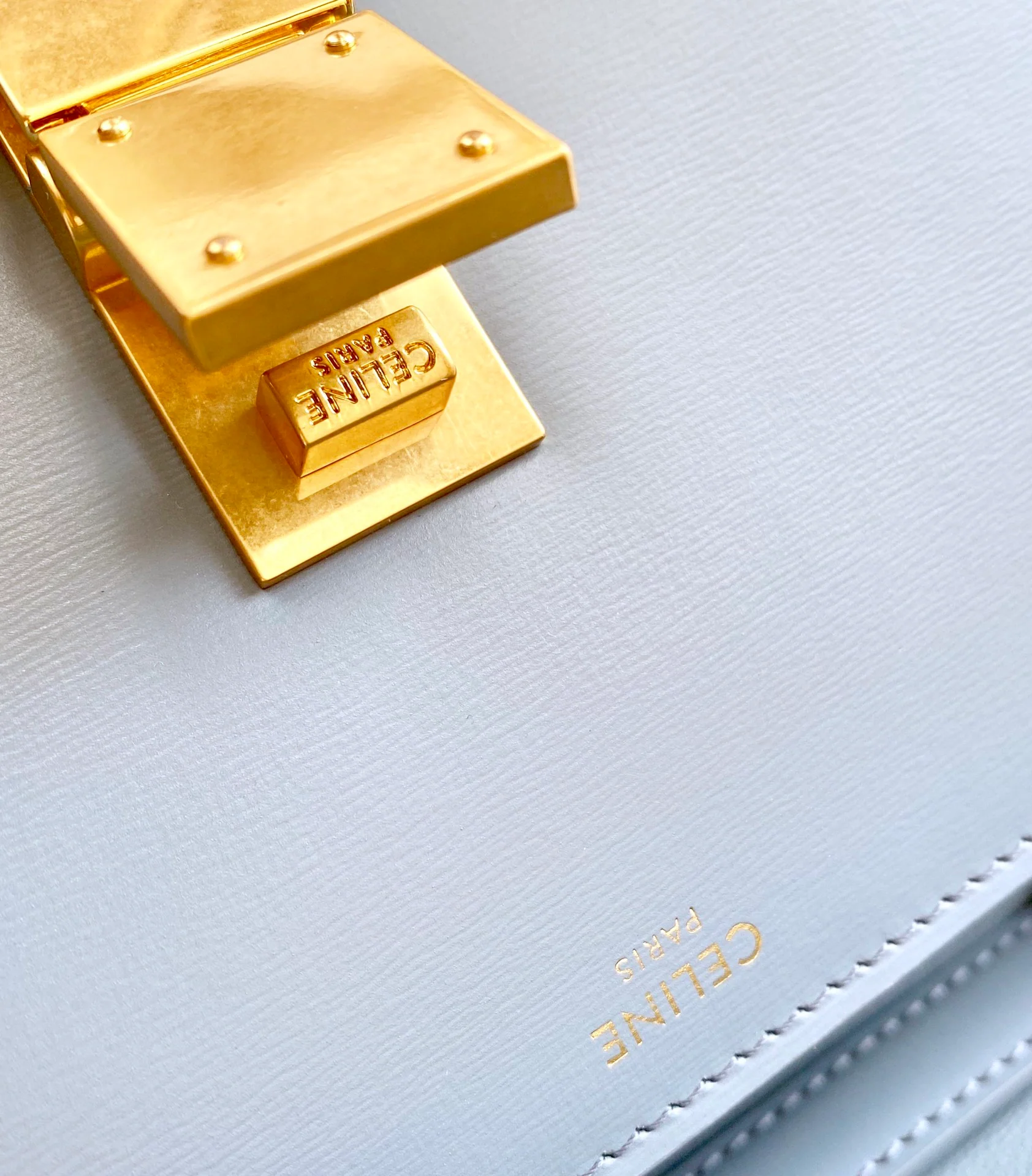 Сумка Celine Box-Tteen из полированной телячьей кожи - аквамарин - 1