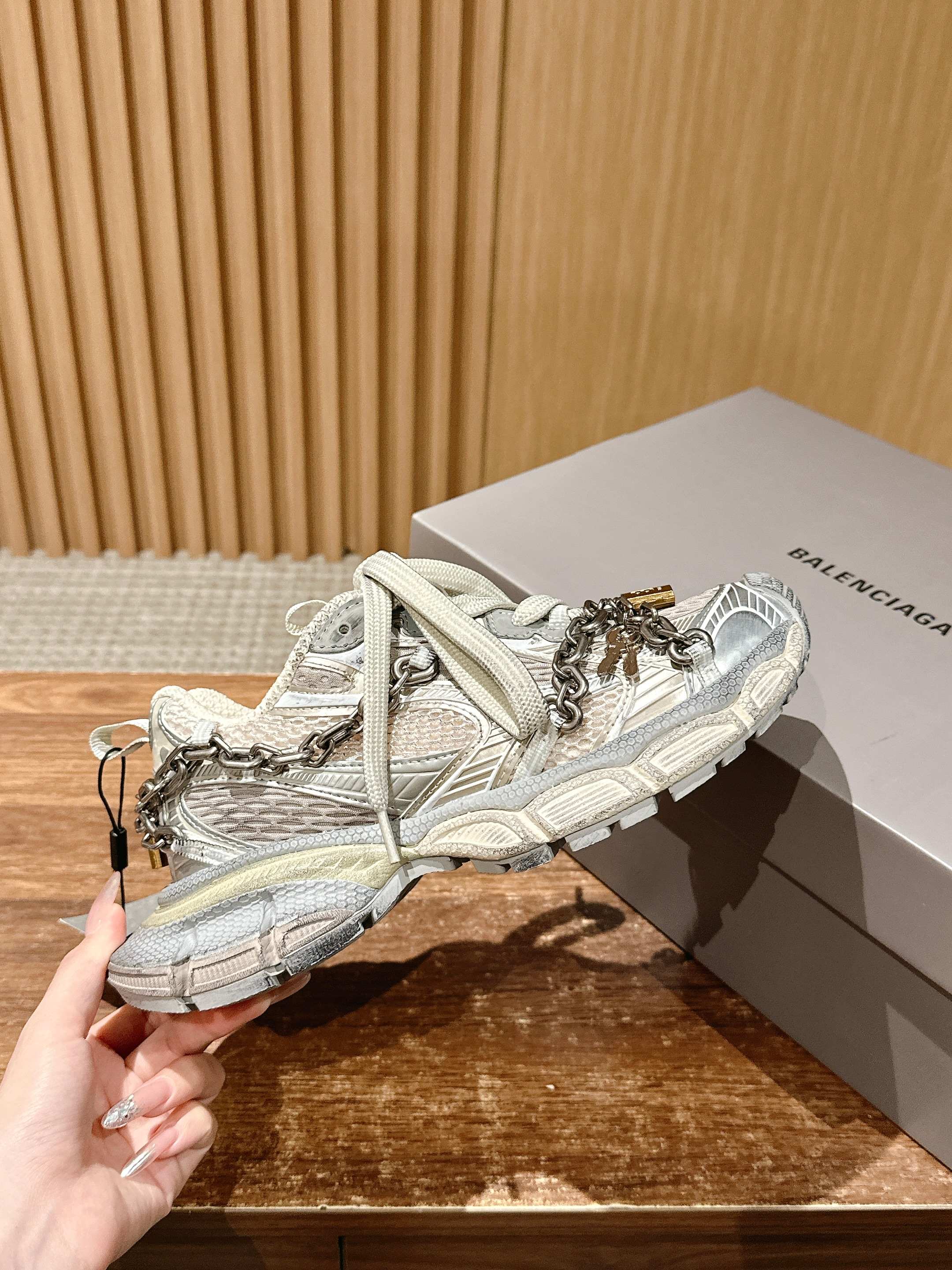 Массивные кроссовки Balenciaga — парный стиль — серебристые