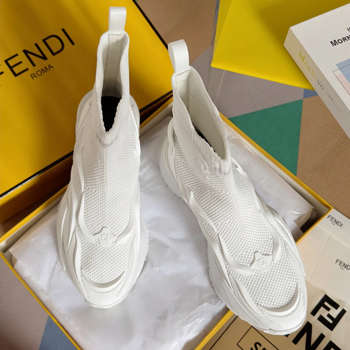 Кроссовки Fendi-flow серии Flyknit - Унисекс - Белые