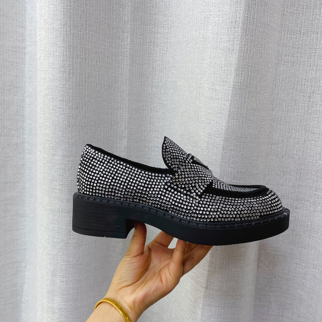 Туфли Prada - Лоферы Prada, украшенные стразами - серебристые