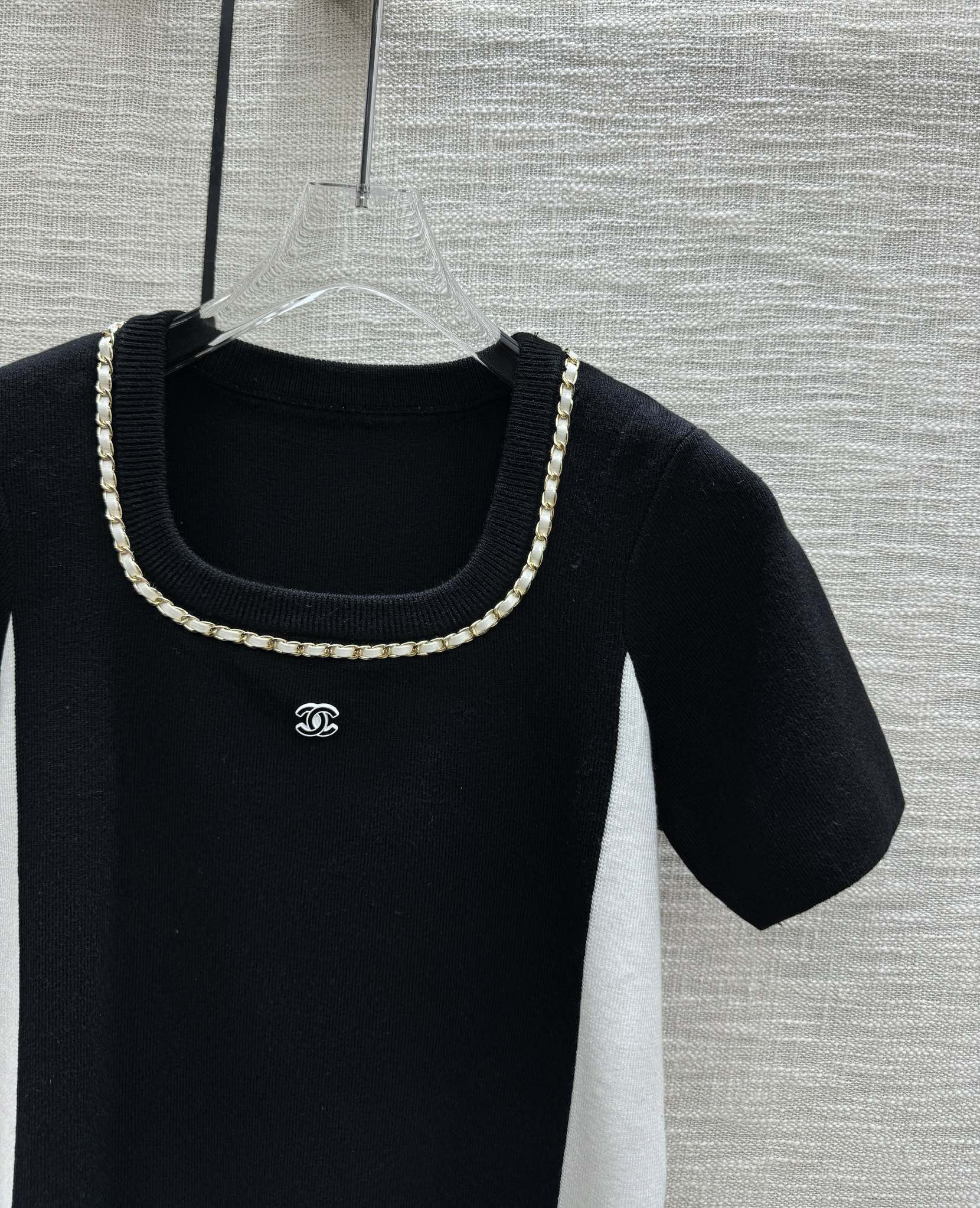 Chanel 2403 - Рубашка с короткими рукавами, связанная вручную, в виде цепочки - Черная