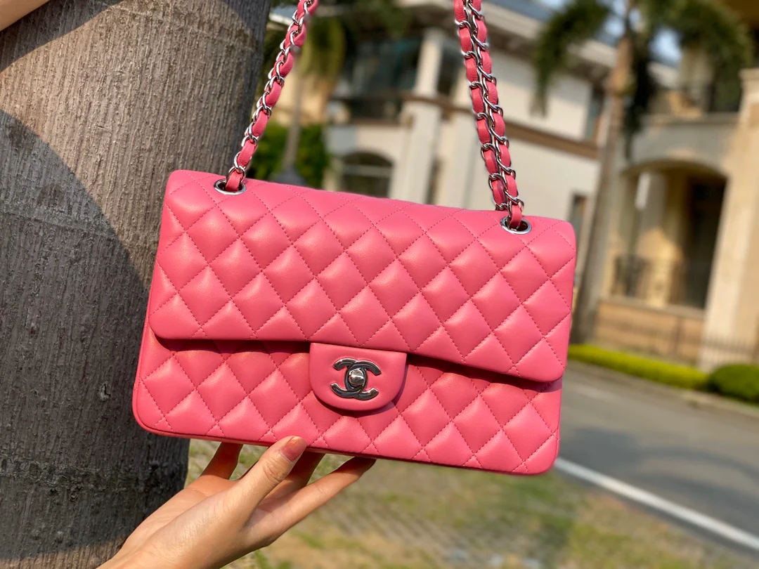 Классическая сумка Chanel из овечьей кожи CF — персиково-розовая с серебряной пряжкой — 25 см