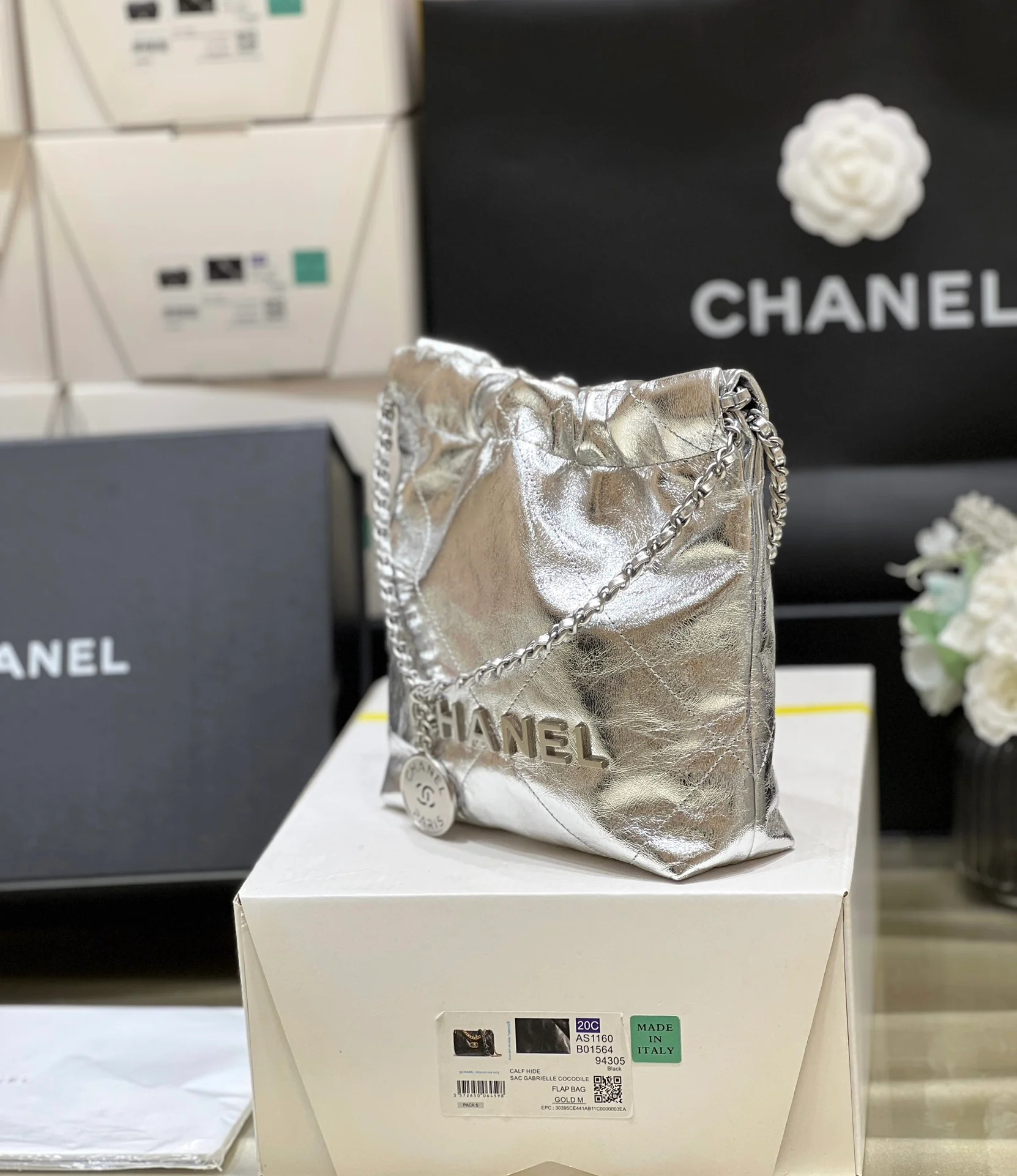 Миниатюрная металлическая кожаная мусорная сумка Chanel 25c - серебристая