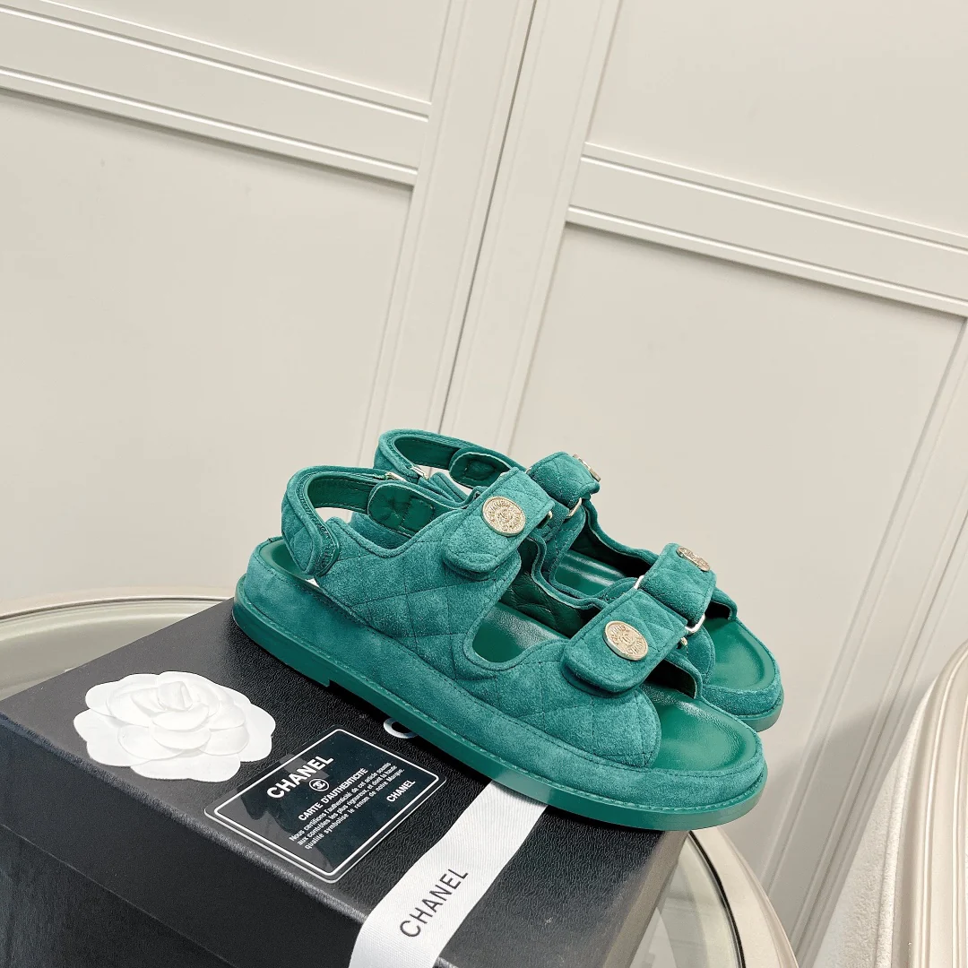 Chanel - Зеленые кожаные сандалии в клетку