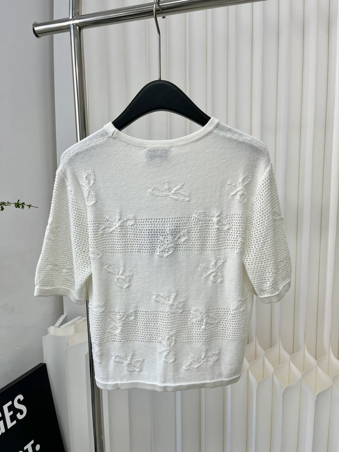 Chanel 2403 - Ажурная вязка, короткие рукава - Белая