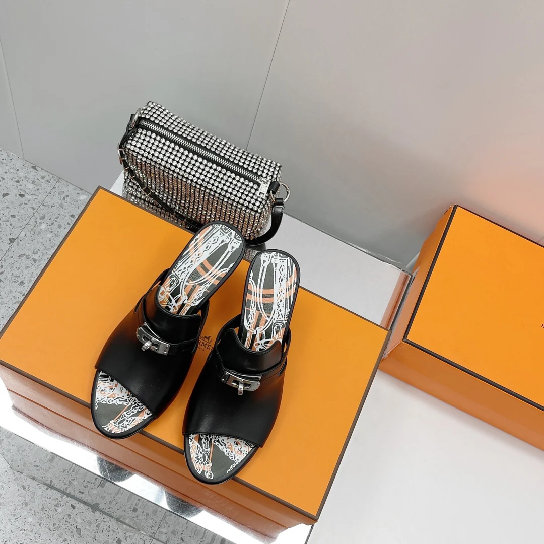 Новинка сезона осень/зима 2022 от Hermes - Шлепанцы на высоком каблуке с открытым носком - 3