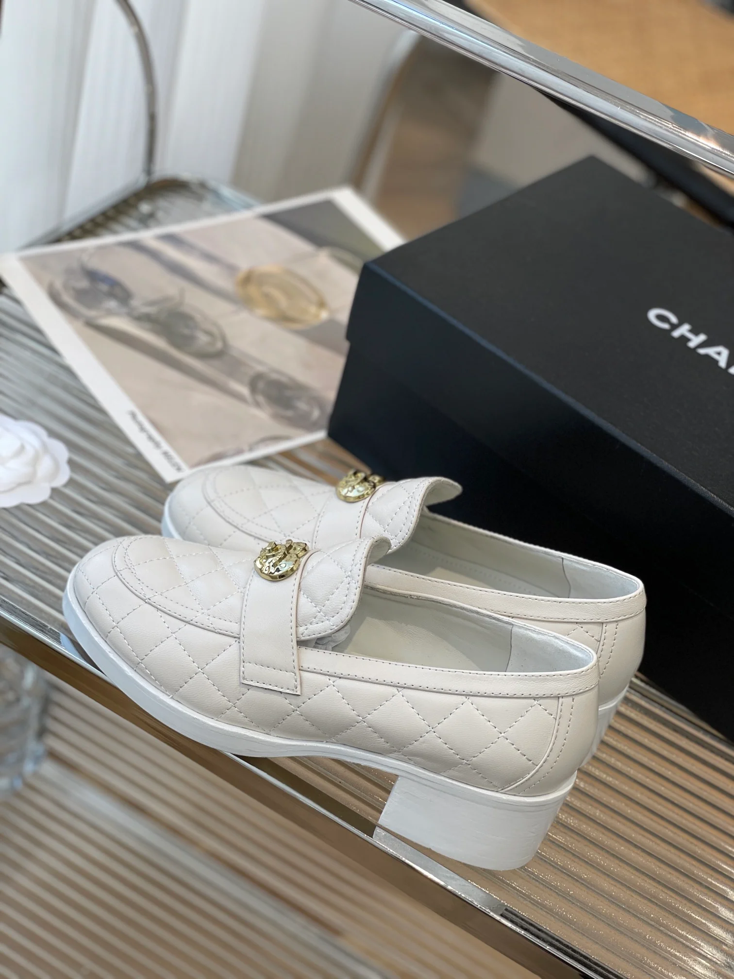 Новинка весеннего сезона 2023 от Chanel - Акростикс - Белый