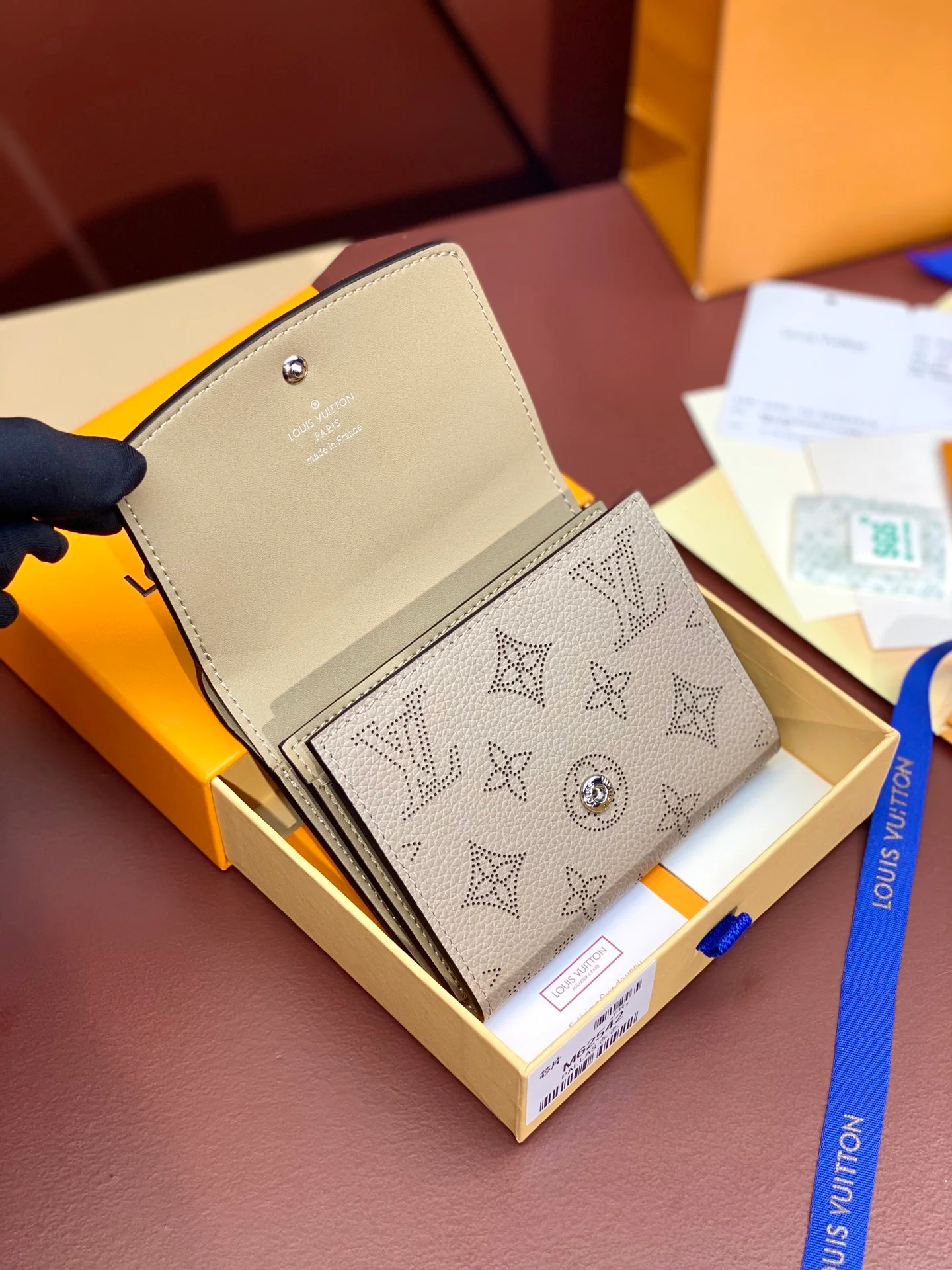 LV-m62542-iris-compact wallet-apricot