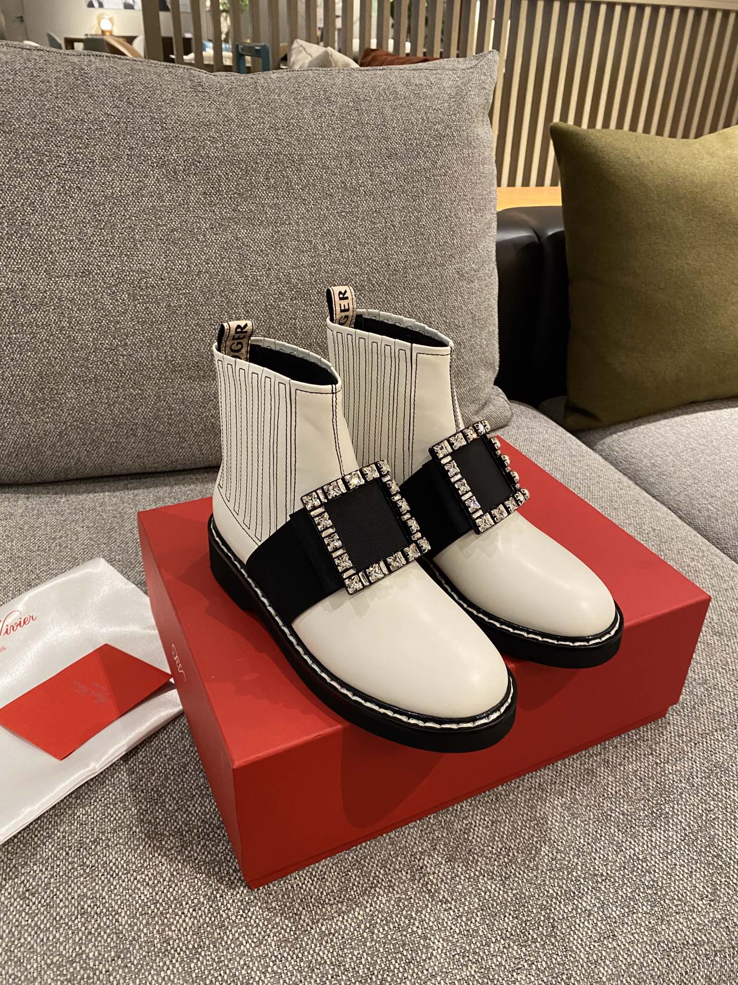 Ботильоны из кожи с квадратной пряжкой из коллекции RV осень/зима 2021