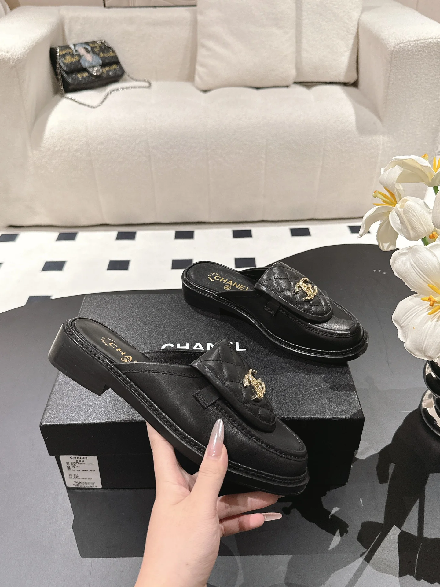 Сандалии Chanel 2024 в клетку - черные