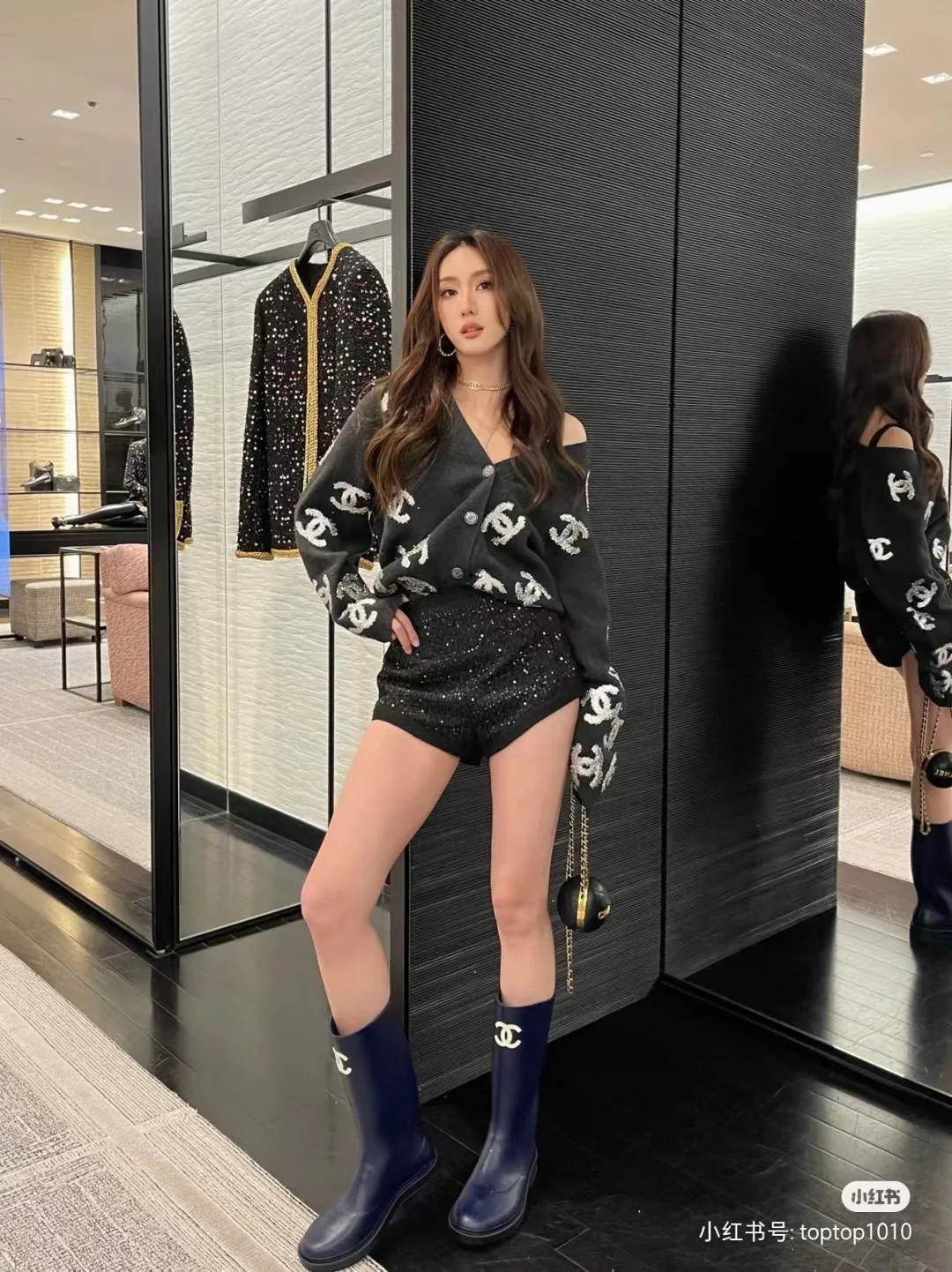 Chanel - Винтажные резиновые сапоги - Фотографии в них