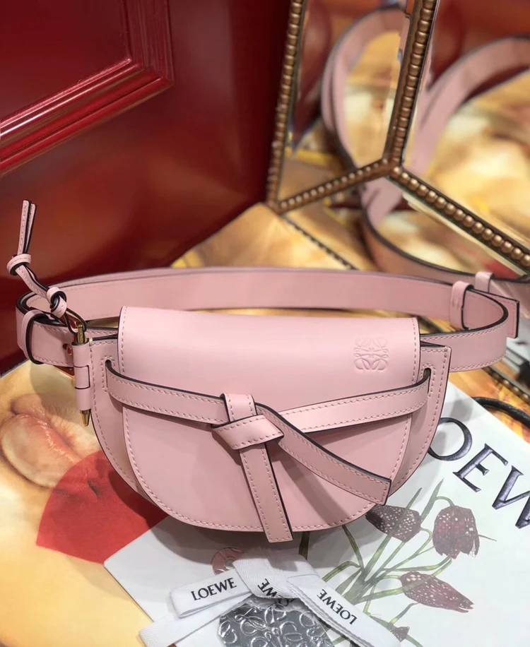 Loewe - Нагрудная/поясная сумка из телячьей кожи - Розовый цвет вишневого цветка - 15-12-5-8 см