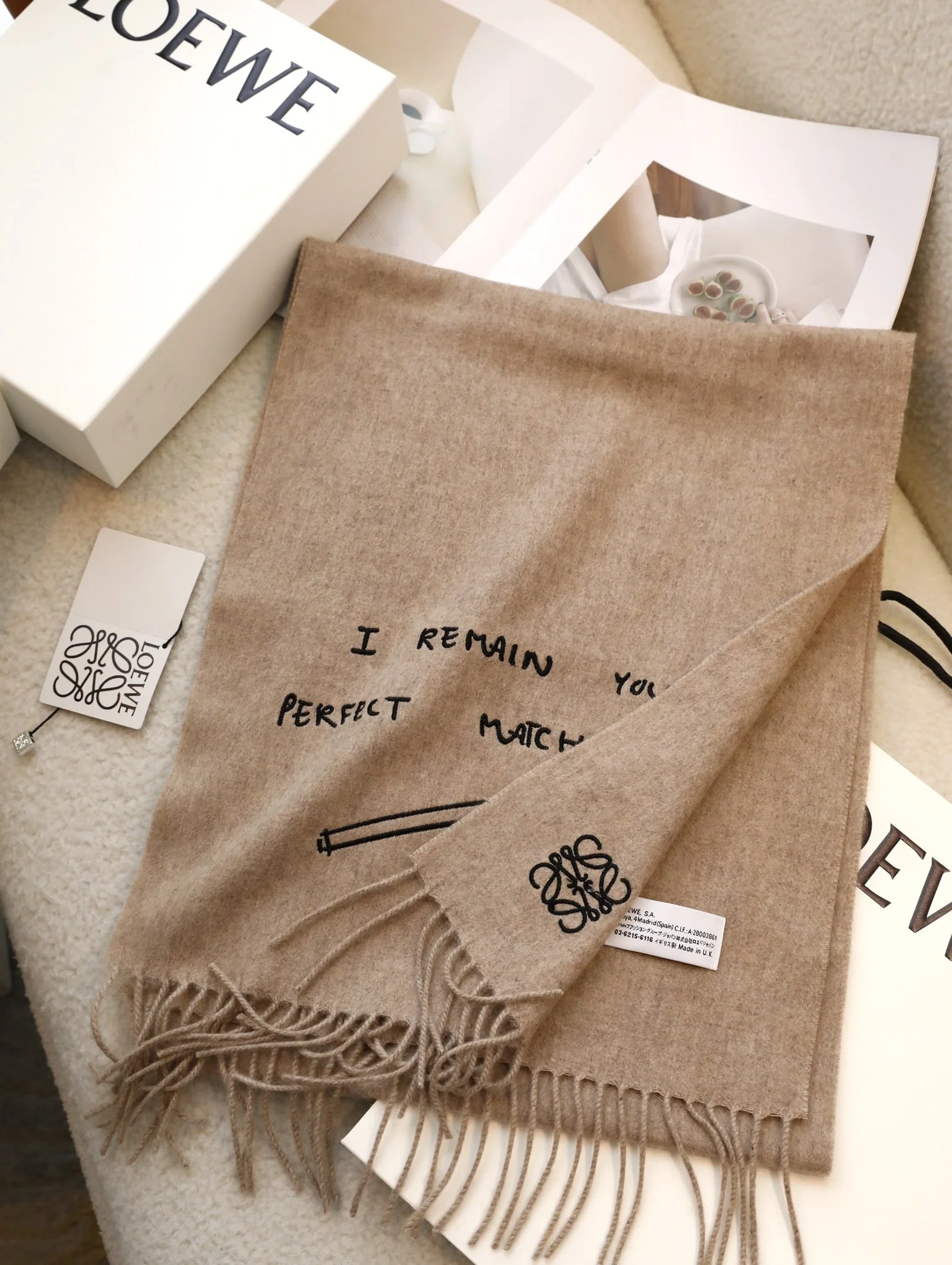 Шарф Loewe с вышивкой пуговицами в виде анаграммы - 35 см - 180 см - 100% овечья шерсть