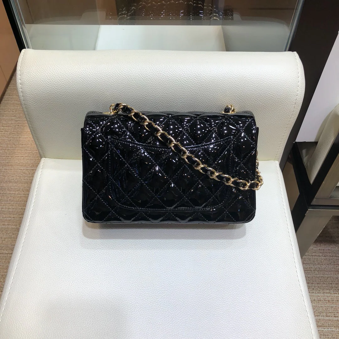 Сумка Chanel CF - лакированная кожа - золотая цепочка - 20 см