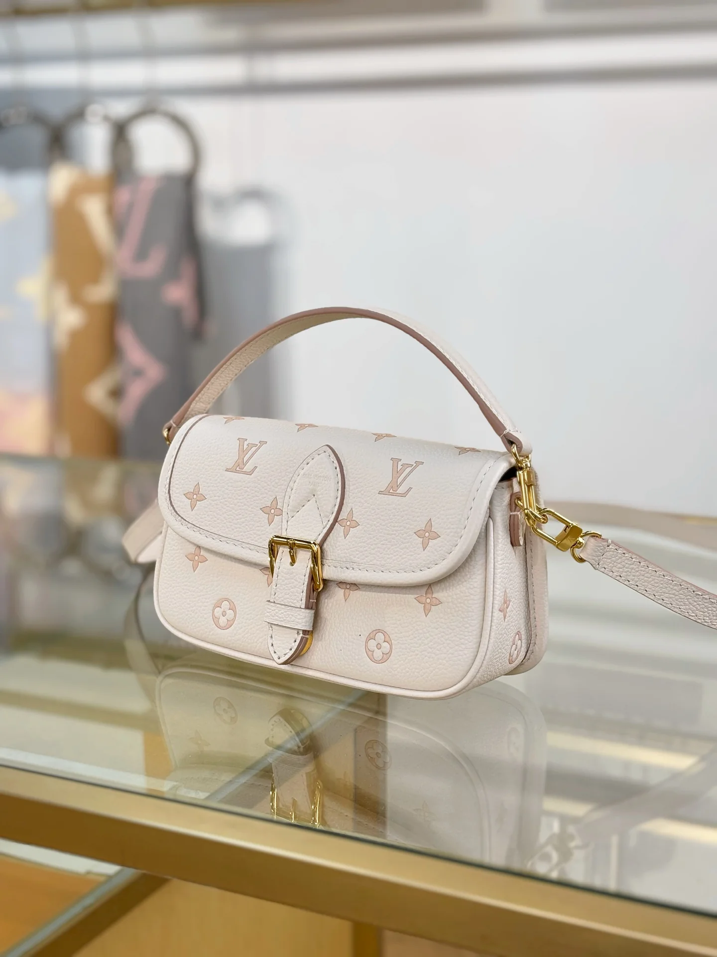 LV-m25591-nano-speedy handbag-1