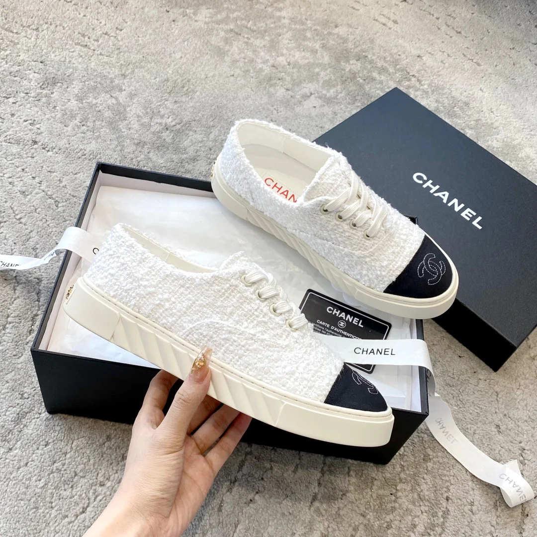 Новинка сезона весна/лето 2023 от Chanel - Кеды в стиле 