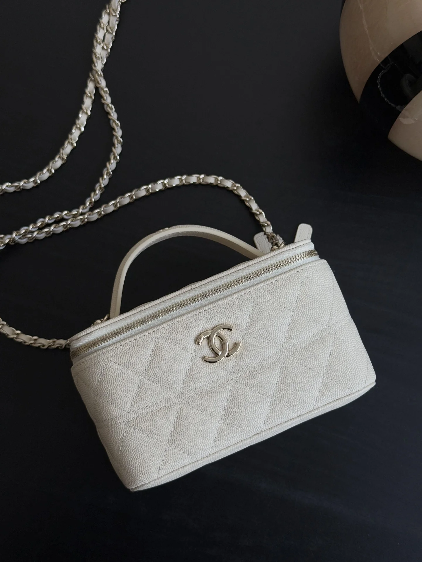 Сумка-ланчбокс Chanel 25c - серовато-белая