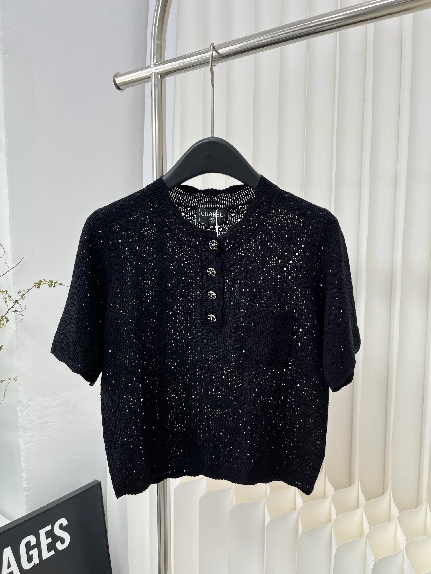 Вязаный топ Chanel 2403 из специальной пряжи с короткими рукавами - белый