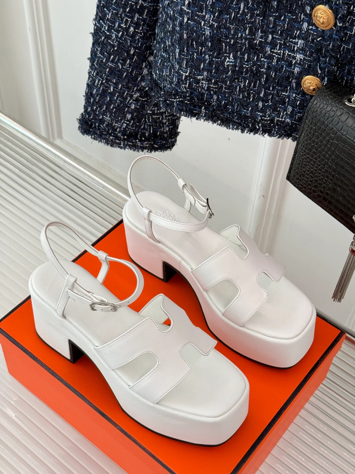 Босоножки на платформе Hermes 2024 на высоком каблуке - белые