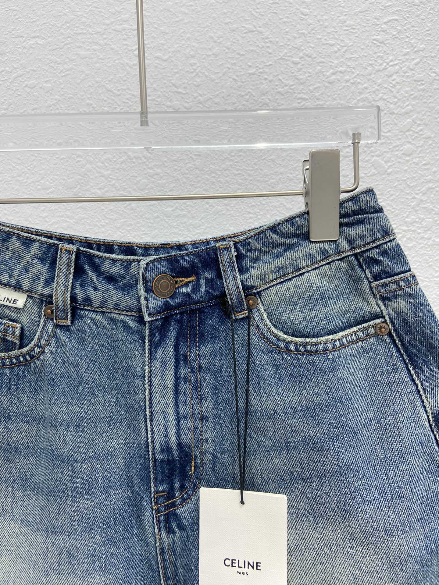 Celine 2404 - Джинсовые шорты с вышитым задним карманом - Синие