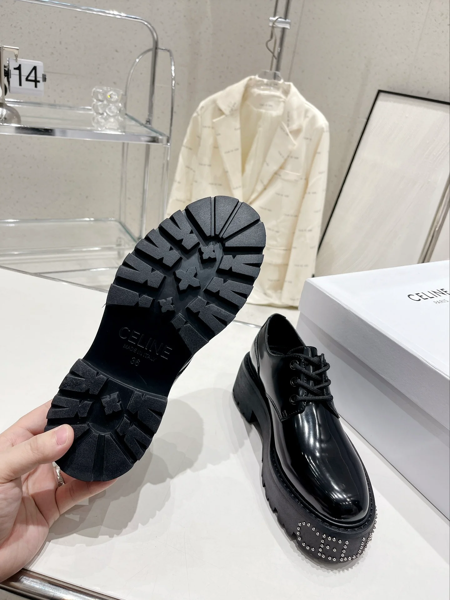 Новинка сезона весна/лето 2023 от Celine - Лоферы на платформе - Черные