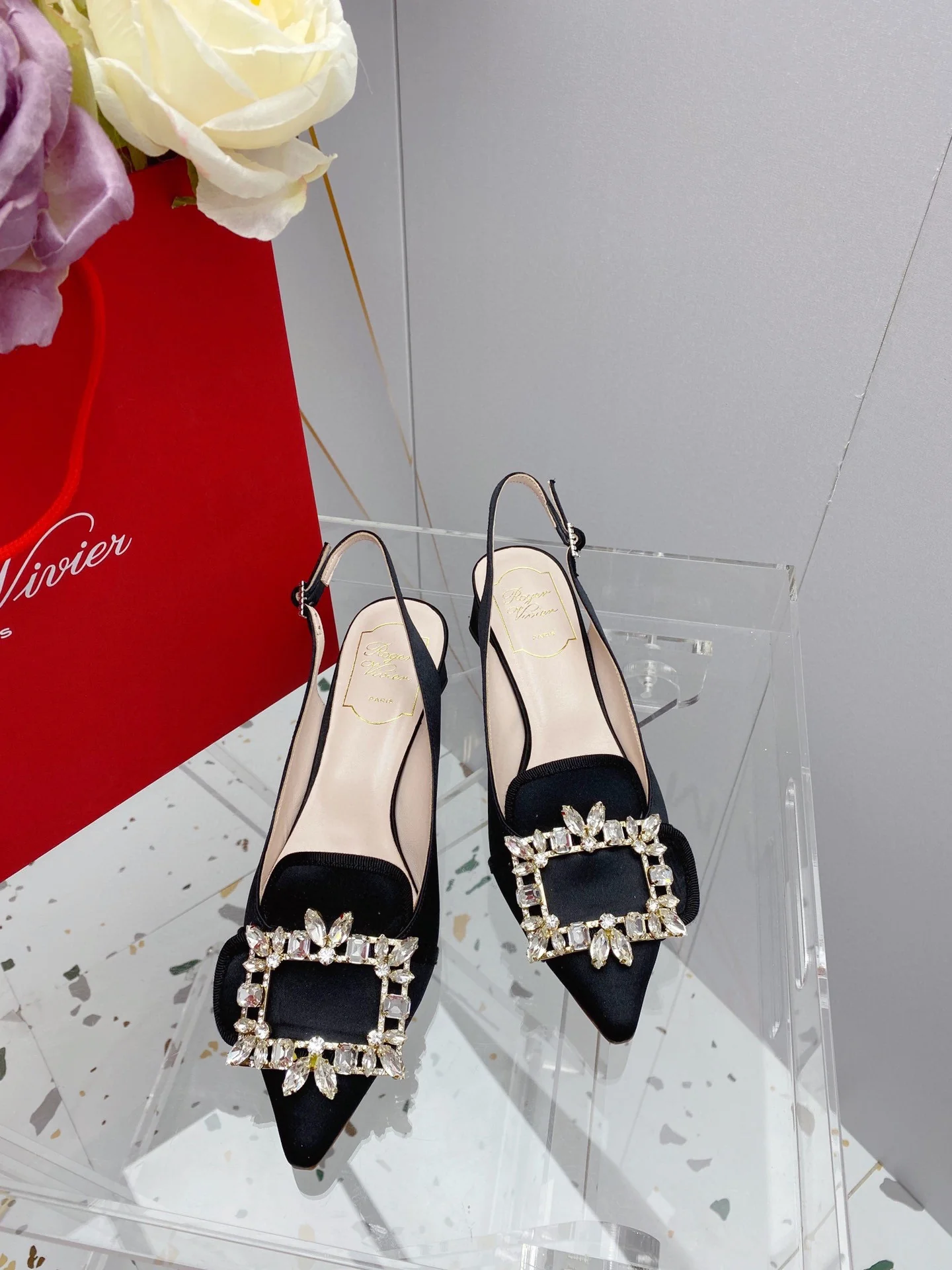 Обувь RV Shoes - Новинка ранней весны 2023 года - Сандалии на низком каблуке с пряжкой в ??виде снежинки - Черные