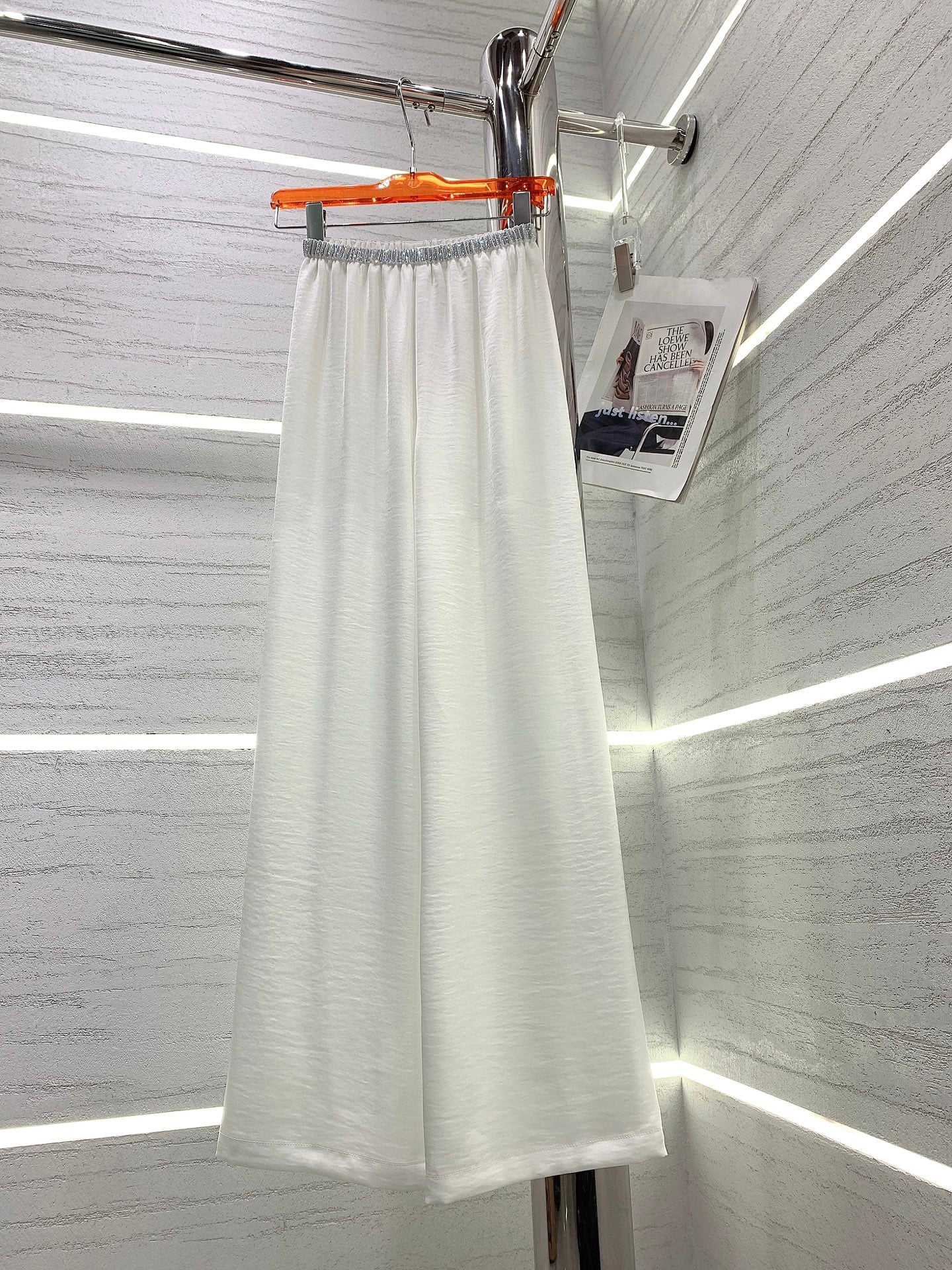 Брюки Miu Miu-2404 с эластичным поясом и стразами, широкие штанины, термостойкие.