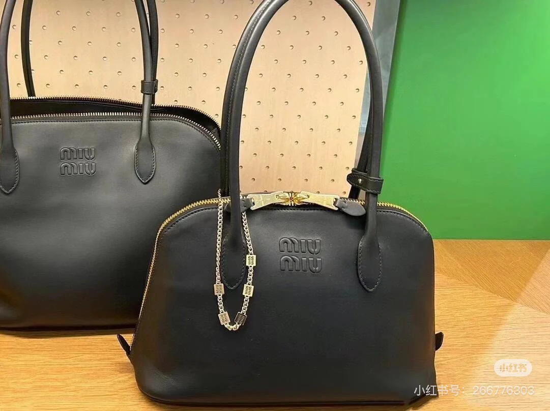 Сумка-чехол Miu Miu 5ba290 с длинной ручкой - черная